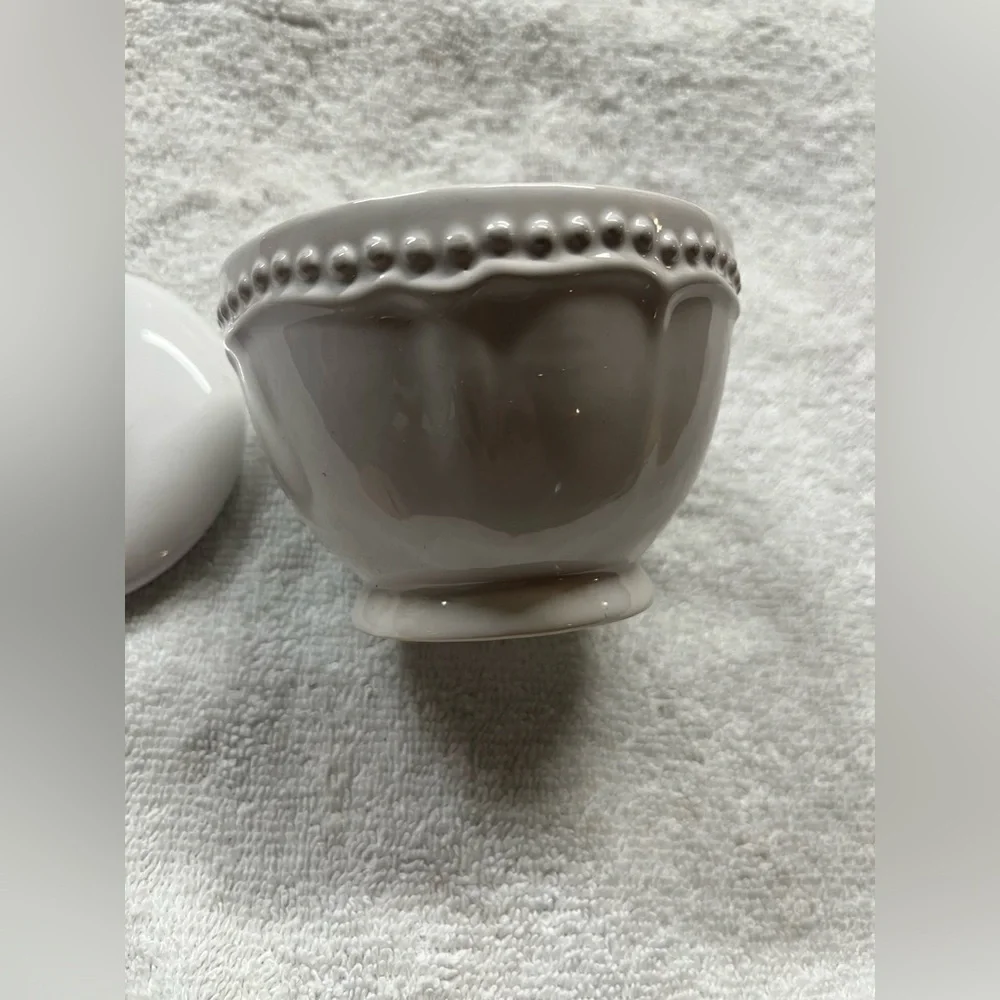 Pottery Barn White Ceramic Sugar Bowl with Lid - Picture 3 of 5